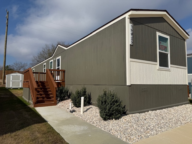 San Antonio House: 15923 Flores Crest