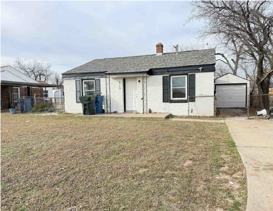 Midwest City House: 515 N Key Blvd