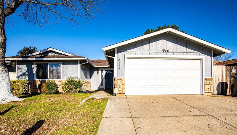 Sacramento House: 8355 Middle River Ct