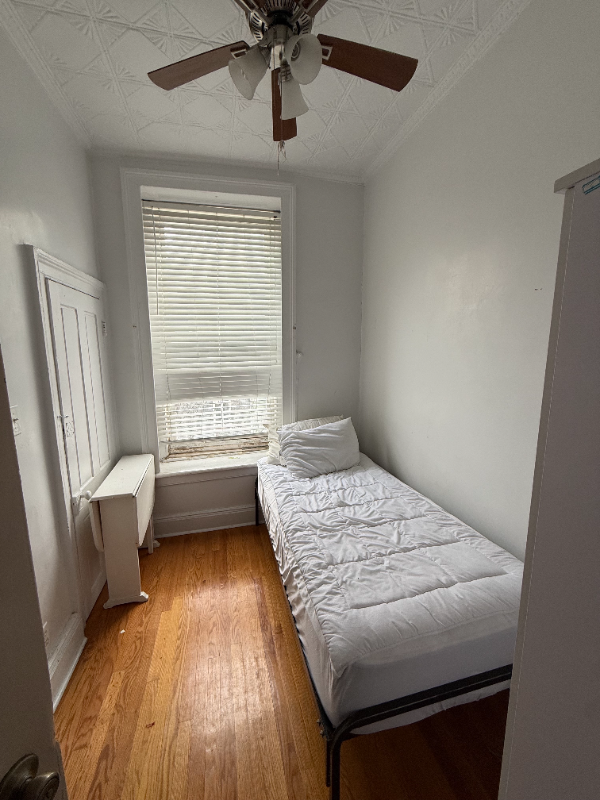 New York Townhome: 249 Manhattan Ave