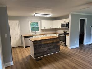 Dallas House: 166 Marty Ln,