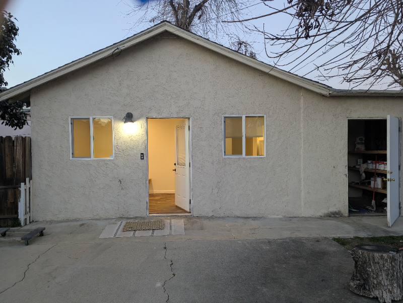 Reseda House: 7500 Yarmouth Avenue
