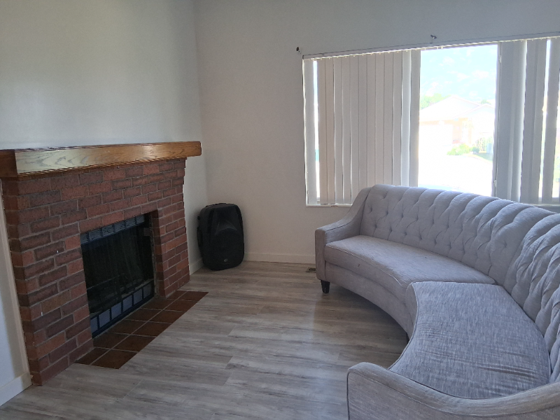 Layton Townhome: 1177 N 900 E