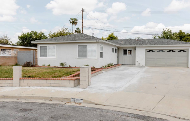 Pomona House: 1125 Verde Ct