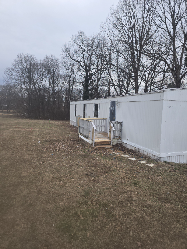 Reidsville House: 305 Dowtin Ln