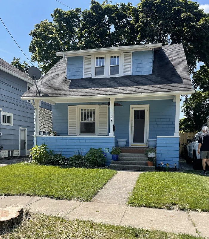 Lansing House: 807 N Magnolia Ave