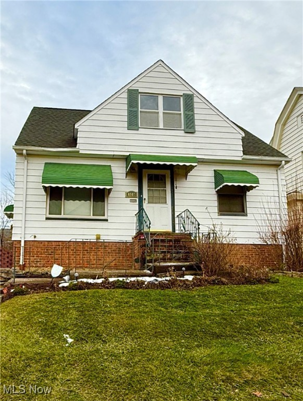 Garfield Heights House: 4907 E 88th St