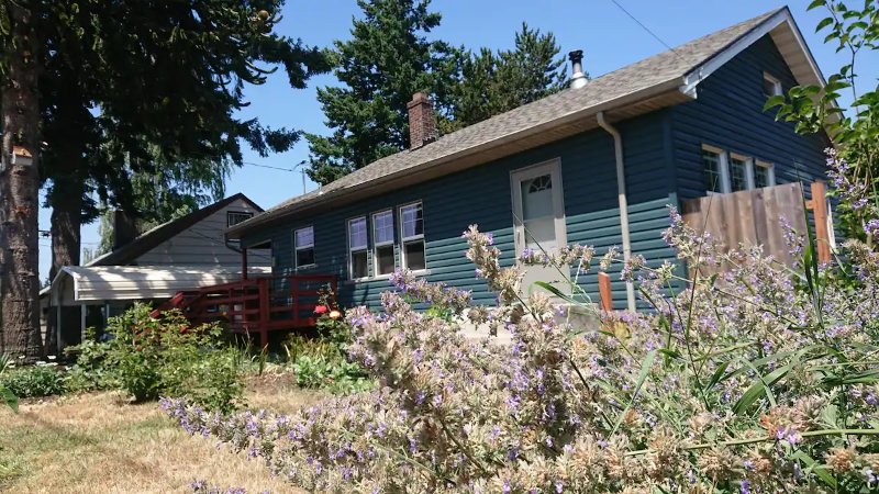 Portland House: 8311 NE Sacramento St