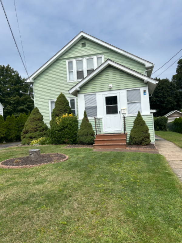 West Hartford House: 18 Clearview Ave