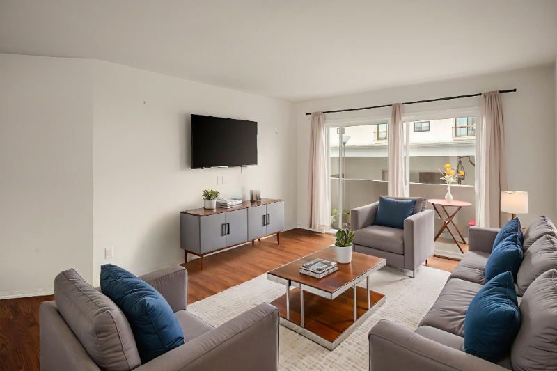 Santa Monica Condo: 834 6th Street