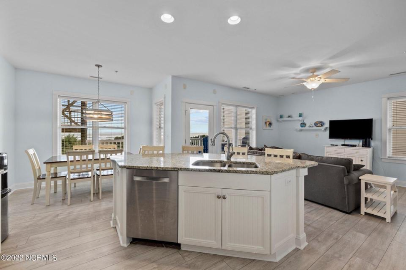 Pine Knoll Shores Condo: 101 Salter Path Rd, Pine Knoll Shores, NC 28512