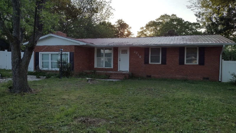 Spring Lake House: 2710 E Brinkley Dr