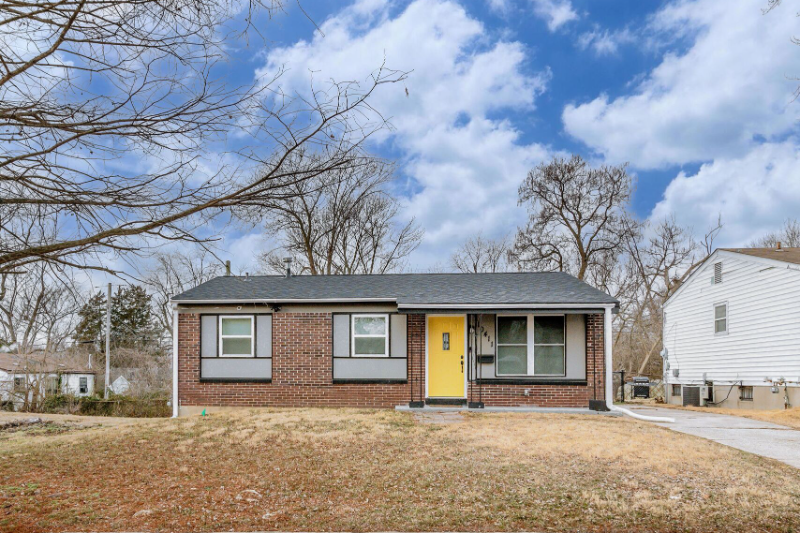 Saint Louis House: 10411 Royal Dr