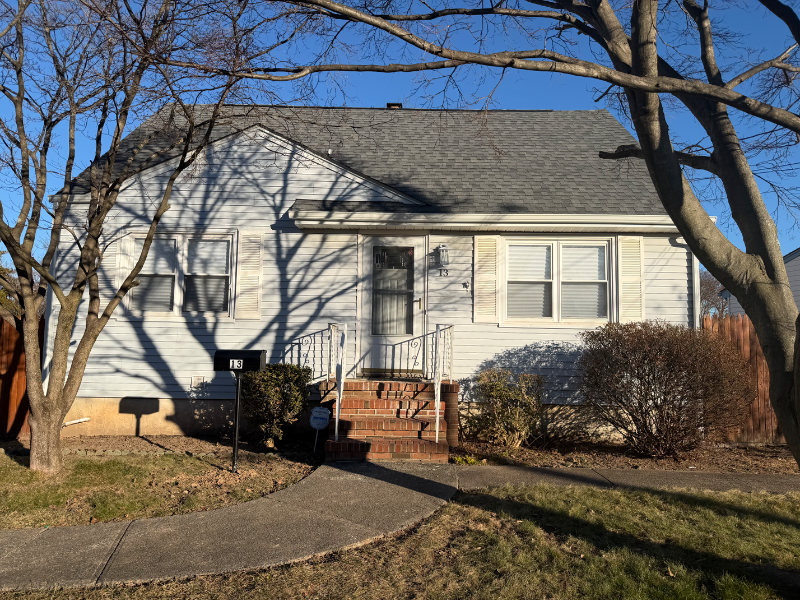 Edison House: 13 Putnam Ave