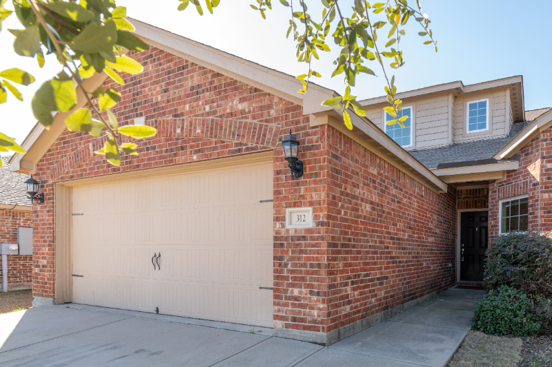 Princeton House: 312 Magnolia Dr