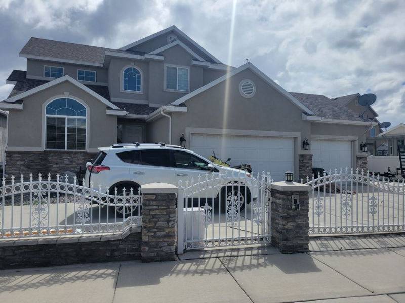 west jordan House: 7900 S 5070 W