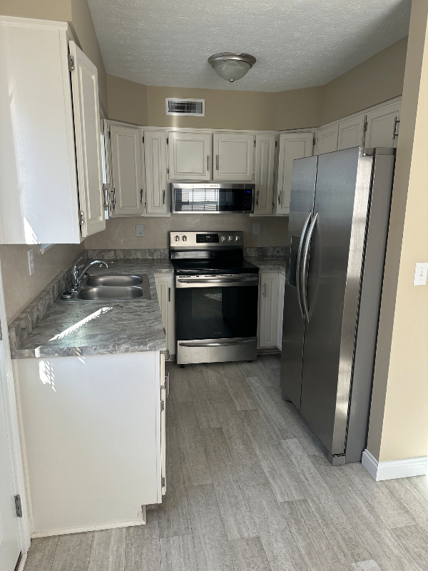 New haven Apartment: 391 N First St