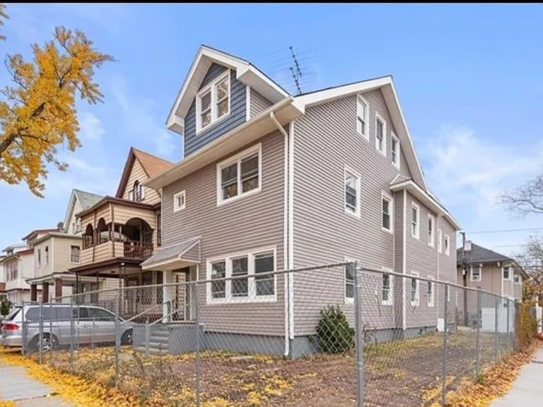 Orange Apartment: 40 Ellington st