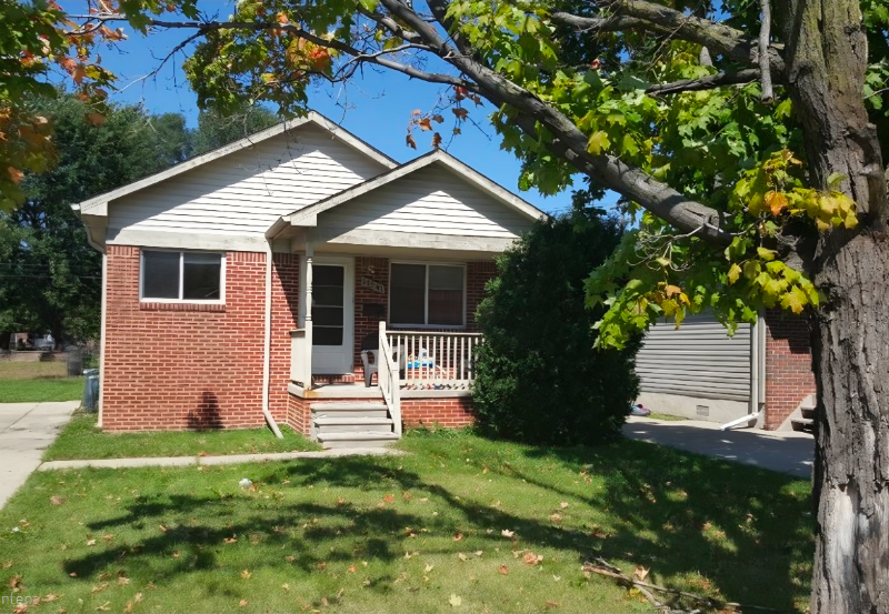 Roseville House: 17541 E 10 Mile Rd,