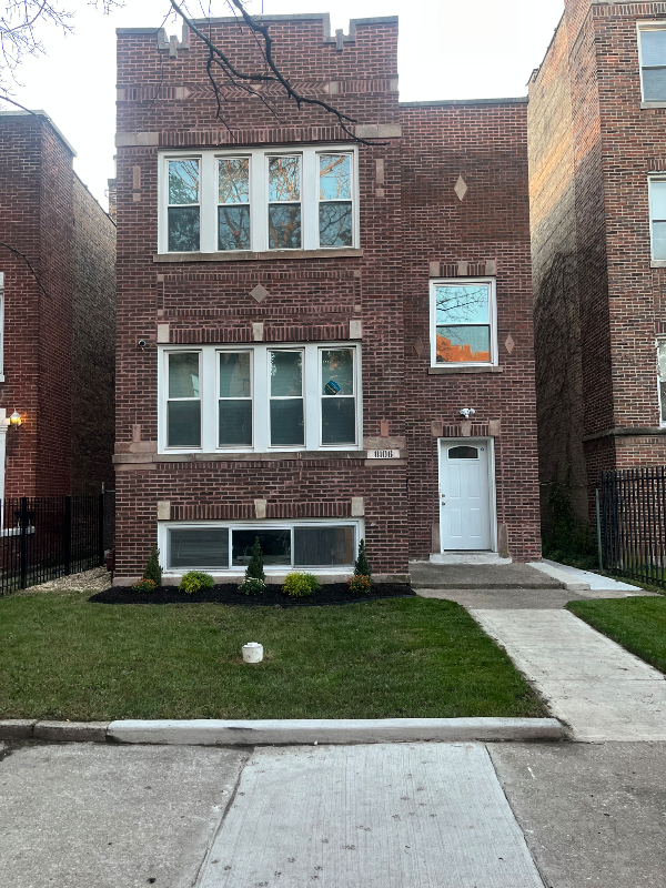 Chicago Apartment: 8106 S Langley Ave