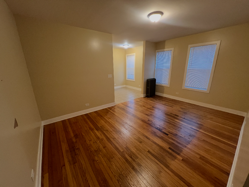 Chicago Apartment: 7506 S Vernon