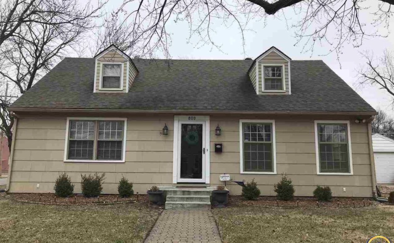 Topeka House: 800 SW High Ave