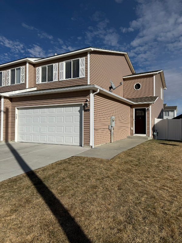 Rock Springs Townhome: 609 Dinwoody Way