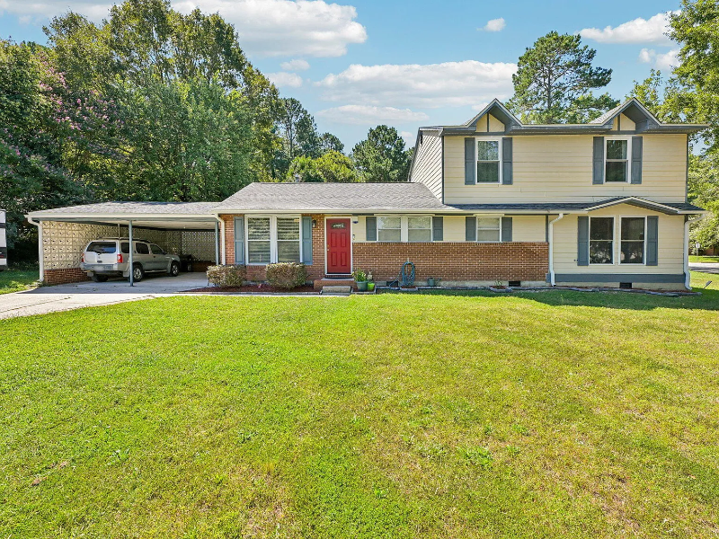 raleigh House: 900 newcombe rd