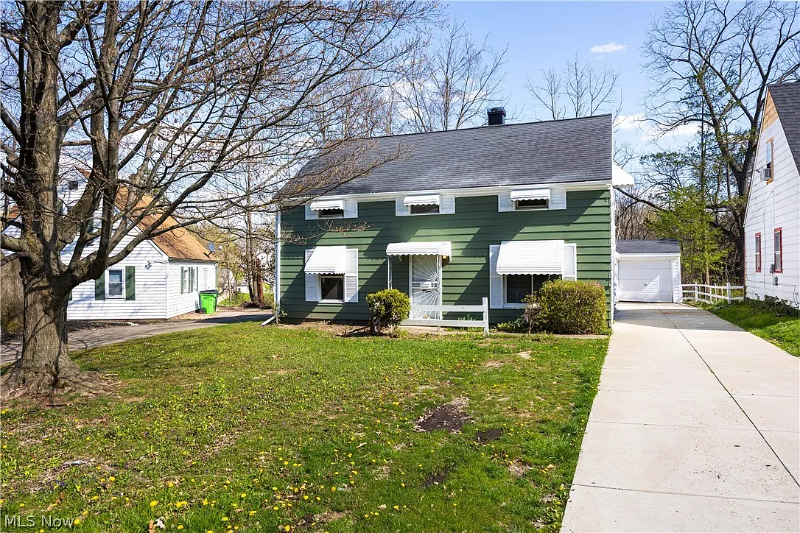 Warrensville Heights House: 19802 Meadowlark Ln