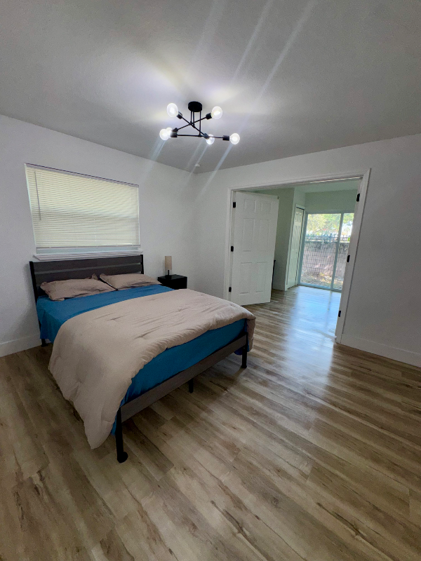 Orlando House: 1001 S Dollins Ave