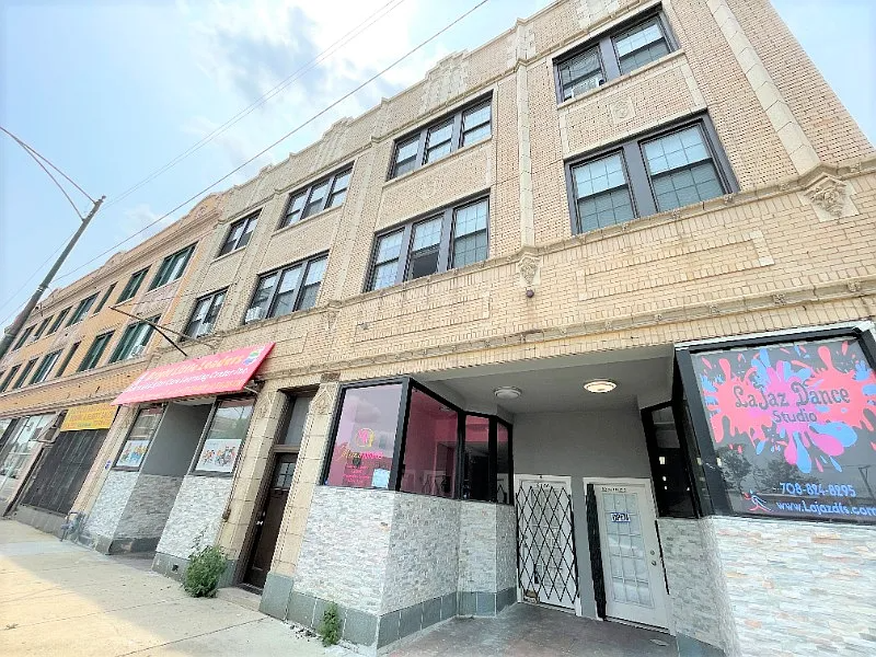 Chicago Apartment: 8246 S Racine Ave