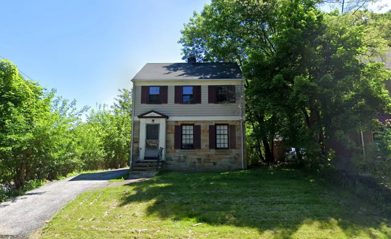 Cleveland Heights House: 2061 Staunton Rd