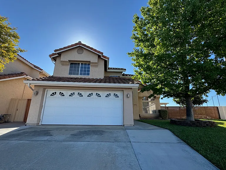 San Diego House: 12904 Sedge Ct,