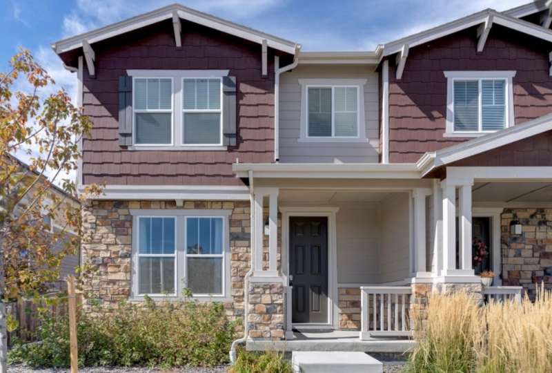 Aurora Townhome: 6253 N. Liverpool St.