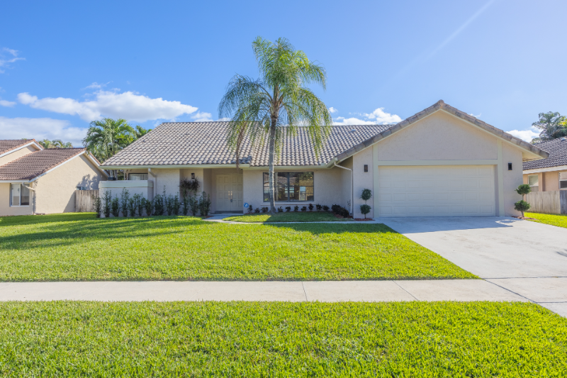 Boca Raton House: 22352 Martella Ave