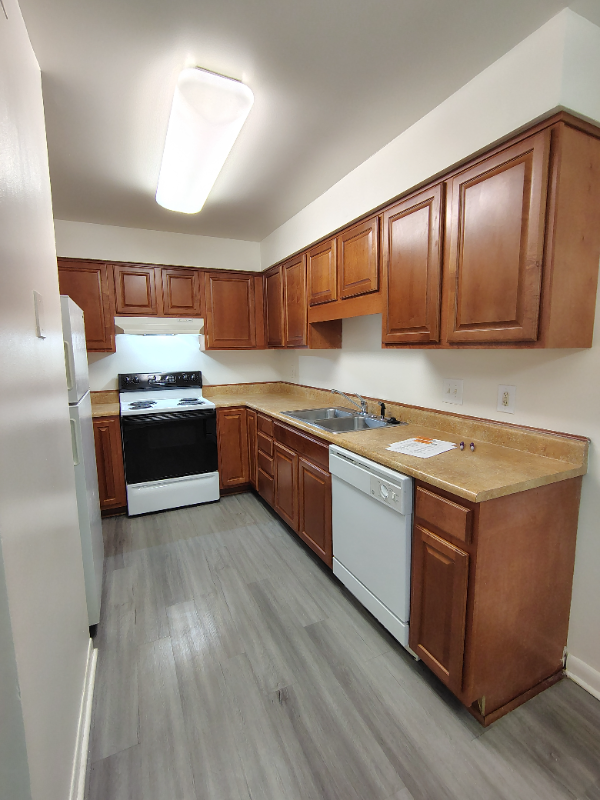 Lynchburg Apartment: 600 Reusens Road