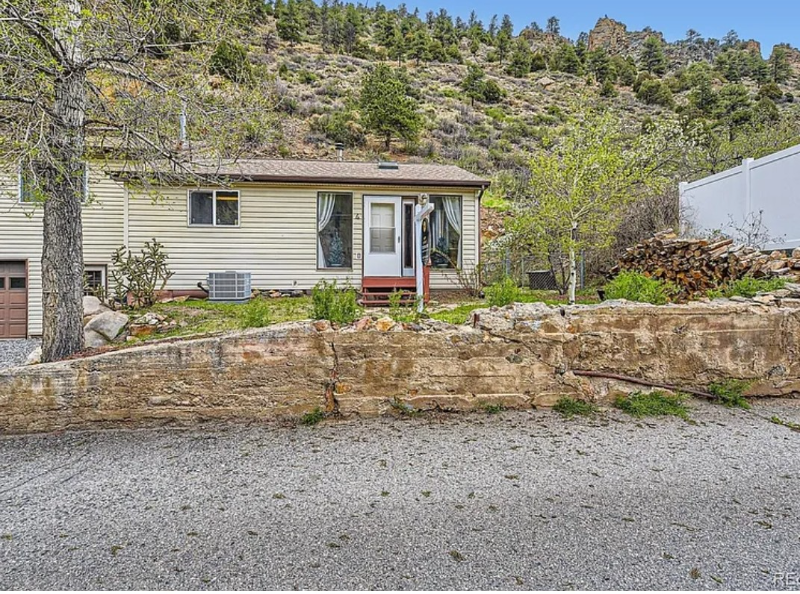 Idaho Springs House: 4 Virginia St,