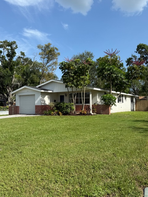 St. Petersburg House: 136 Davenport Avenue, NE