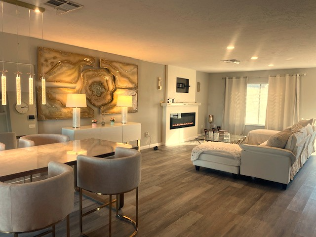 Henderson House: 109 Glen Oak Dr