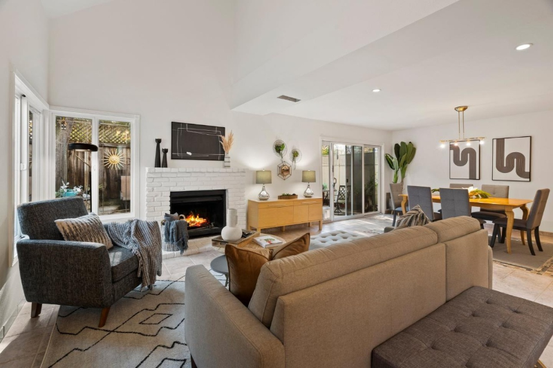 Campbell House: 1232 Bracebridge Ct