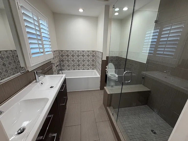 Winnetka House: 20345 Gresham st