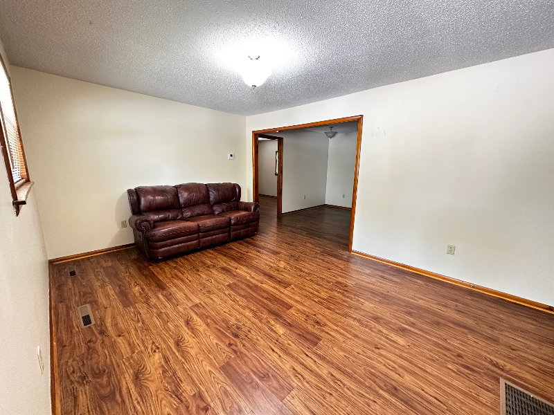 Holiday Island Multiplex: 5 Pleasant Ridge Drive