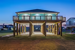 Surfside Beach House: 305 Jettyview Road A