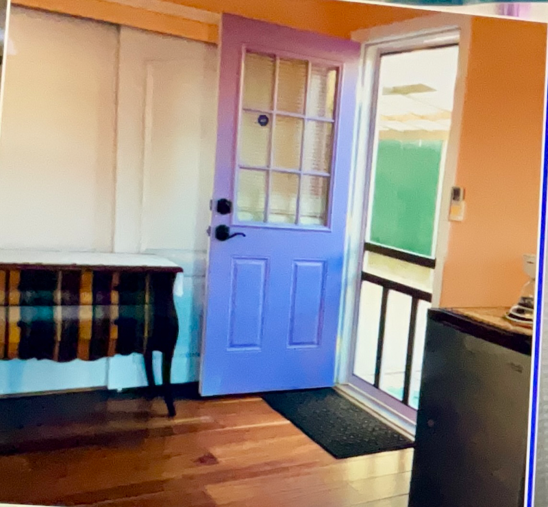 Santee House: 9859 Gandy Avenue