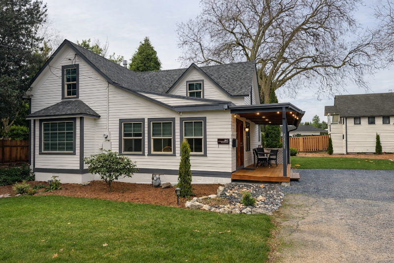 Blaine House: 6143 Vista Drive