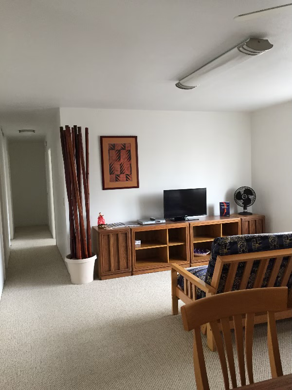 Hilo House: 173 Kuhilani Street