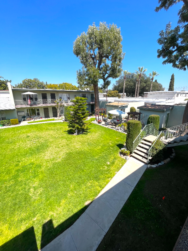 Fullerton Apartment: 142 S Princeton Ave