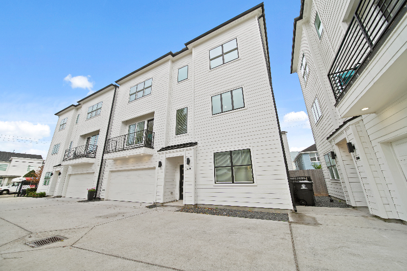 Houston House: 2510 Gray Street