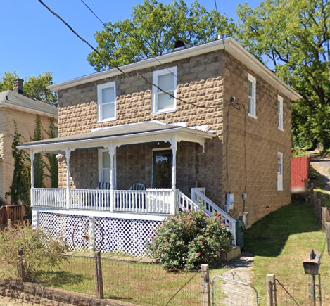 Staunton Apartment: 518 Baltimore Avenue