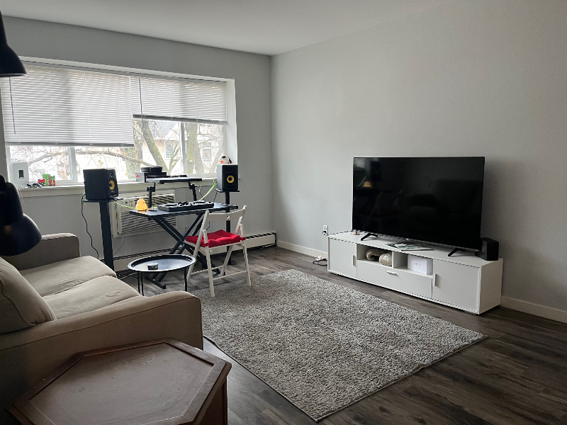 Milwaukee Apartment: 2545 N Cramer St